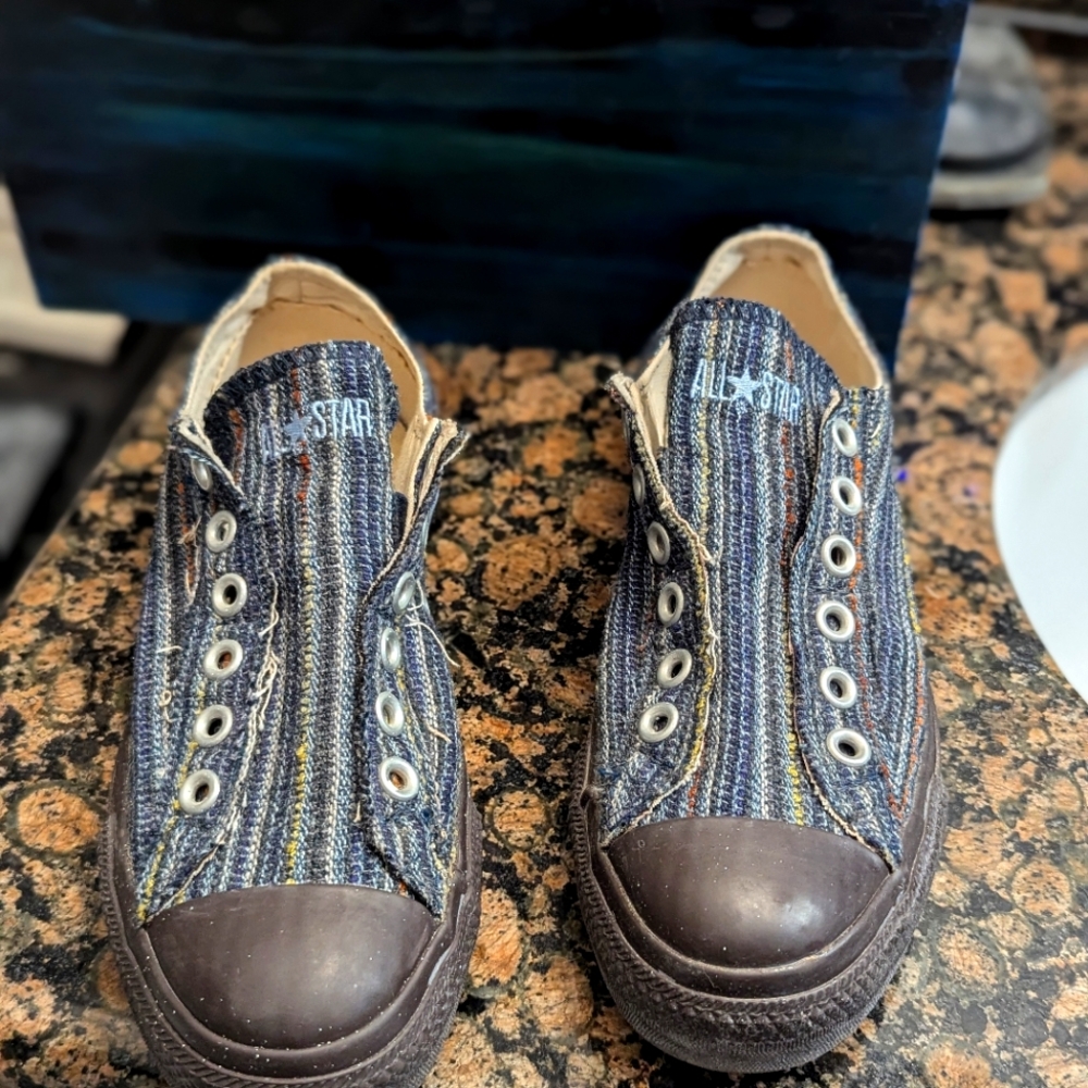 Converse slip ons size 5 fits like a 7